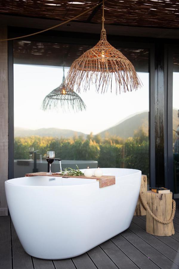 Vibo Wine Lodge At Viu Manent Санта Крус Екстериор снимка